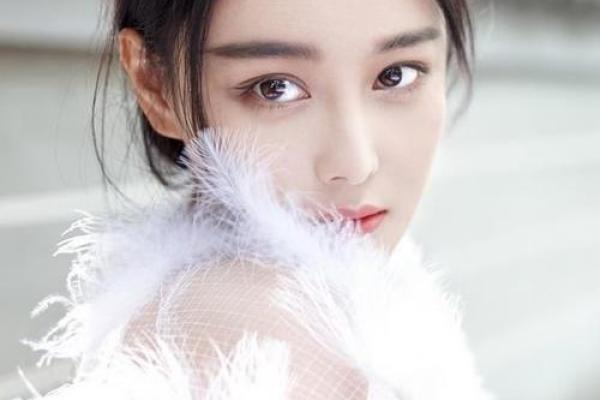 没有爱情的女人，她的命运是孤独的迷途车站