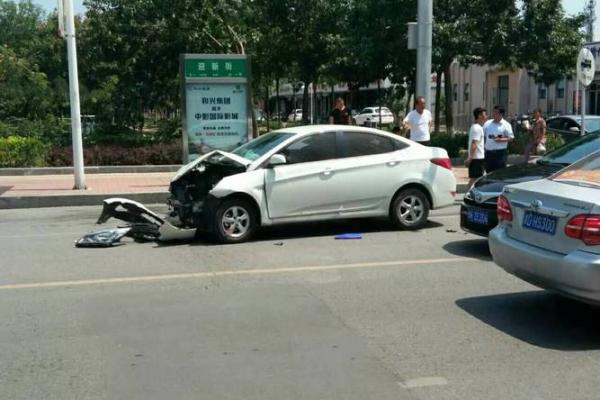 探究车祸背后的真相：人为因素与道路安全的深度剖析