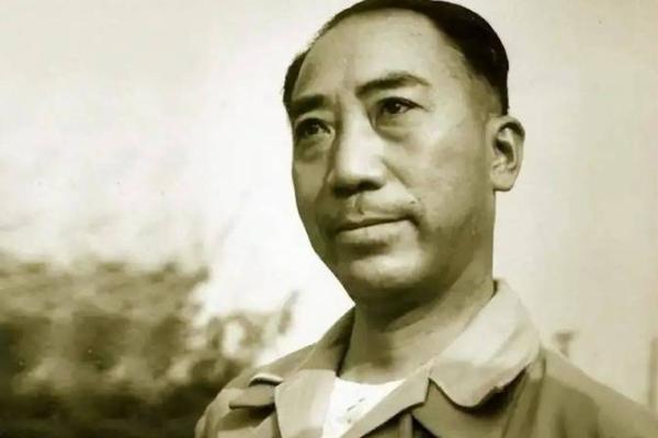 杜月笙为何找人改命,背后的故事与智慧 杜月笙为何找人改命,背后的故事与智慧