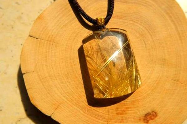 火命人适合的石头:带来好运与能量的绝佳选择 火命人适合的石头:带来好运与能量的绝佳选择