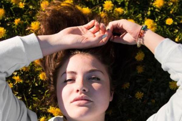 84年出生女孩命运探秘:她们的挑战与机遇 84年出生女孩命运探秘:她们的挑战与机遇