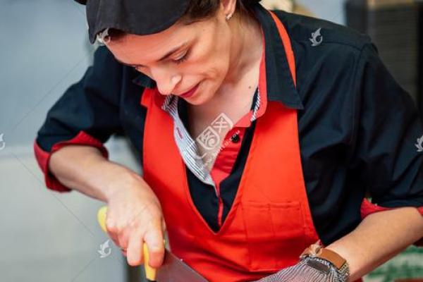 农村屠夫命不长的背后:隐秘的职业与生活困境探析 农村屠夫命不长的背后:隐秘的职业与生活困境探析