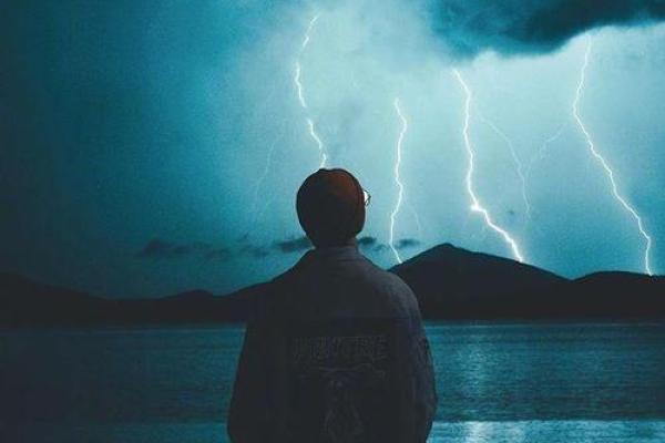 土命性格分析与个性签名推荐：如何彰显你的独特魅力