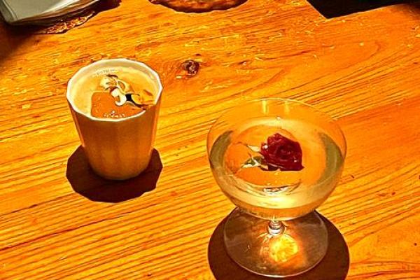 揭示命格中喜欢凑热闹的秘密：你的个性与聚会偏好！