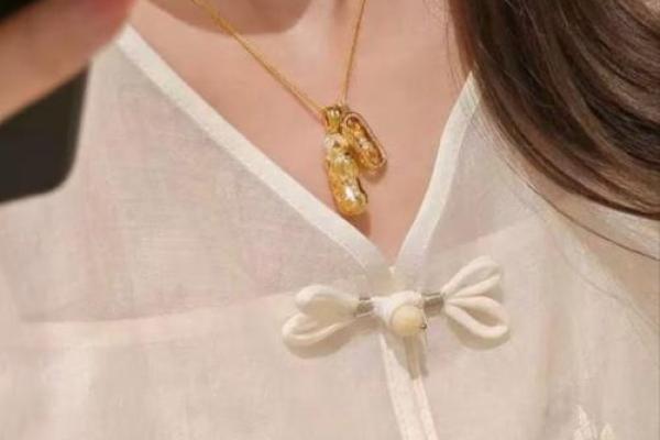 属马土命佩戴首饰的完美选择,让你魅力四射! 属马土命佩戴首饰的完美选择,让你魅力四射!