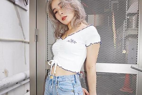 平胸平屁股的命运:内外兼修的生活哲学 平胸平屁股的命运:内外兼修的生活哲学