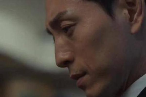 《命运的抉择：探讨电影《结果》中的人生哲学与情感纠葛