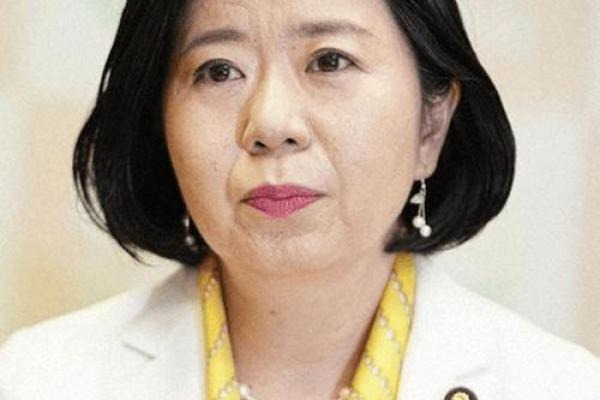 女命与老夫的缘分：是什么样的女子适合嫁给年长男性？