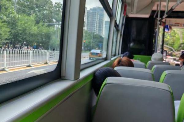 大雨降临，首饰选择揭秘：如何为大雨水命增添魅力