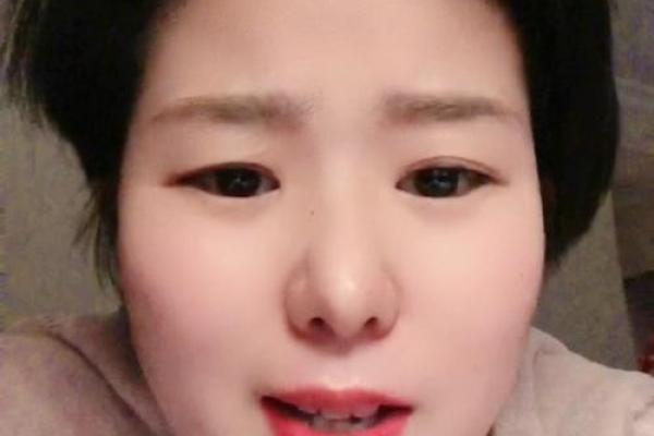 眼瞎耳聋的女人，命运与内心的抗争与希望