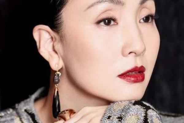 深陷的眼窝：揭示男人命运背后的秘密