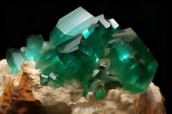 根据命格选择合适的水晶，提升你的运势与魅力！