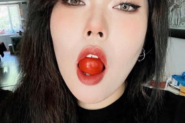 探索天生黄眼珠的命理与性格特征,揭示独特的人生轨迹 探索天生黄眼珠的命理与性格特征,揭示独特的人生轨迹