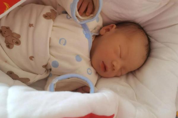 2014年出生的宝宝命运解析:揭秘他们的未来潜力与发展机会 2014年出生的宝宝命运解析:揭秘他们的未来潜力与发展机会