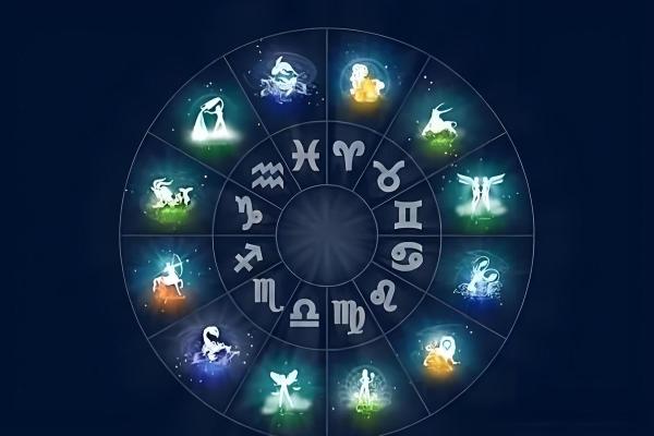 揭秘十二星座的命运密码，探索你的星座人生轨迹！