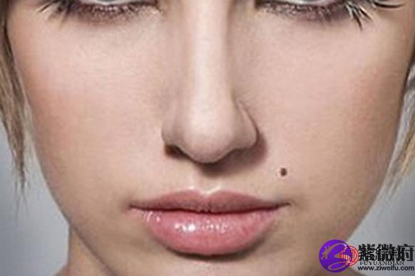 嘴唇上有痣的秘密：它揭示了你命运的密码！