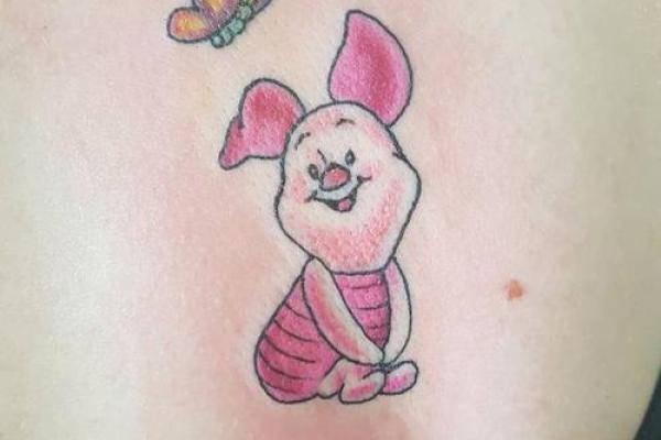 属猪火命的纹身寓意与设计选择