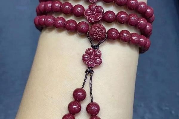 炉中火命搭配佩戴物品，助你提升运势与和谐气场