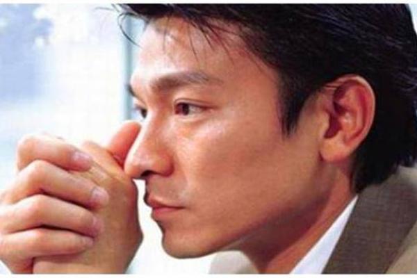 鼻子塌的命运解读:从相学看人生吉凶与运势变化 鼻子塌的命运解读:从相学看人生吉凶与运势变化