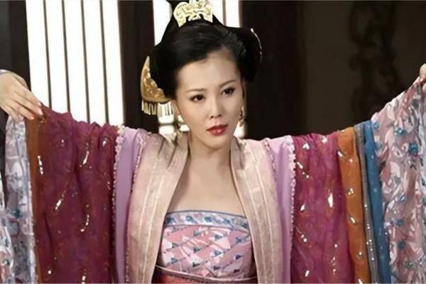 目露凶光的女人命运解析：她们究竟是何命？