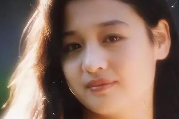2000腊月出生的龙女命运解析：独特的天命与人生旅程