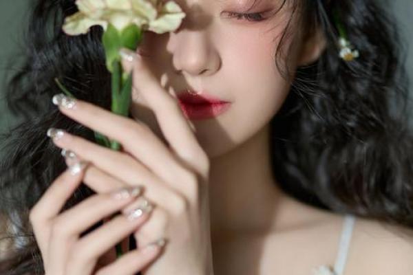 命中注定的花朵缘，何以无人能拥抱？