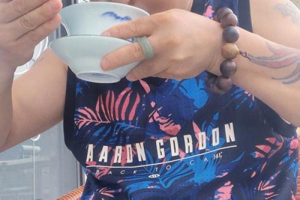 土命的人最招财的颜色解析：让财富源源不断