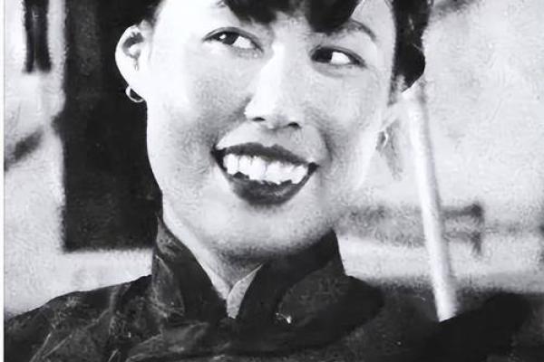 丈夫去世后，女儿命运的转折与新生的希望