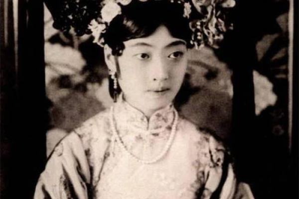 命格揭秘:嫁入豪门的女子如梦似幻的人生轨迹 命格揭秘:嫁入豪门的女子如梦似幻的人生轨迹