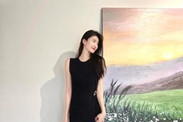 嘴角上扬的女人:她们的命运与心灵的秘密 嘴角上扬的女人:她们的命运与心灵的秘密