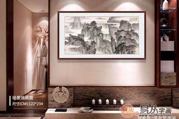 木命客厅装饰：如何选择适合的挂画与艺术品