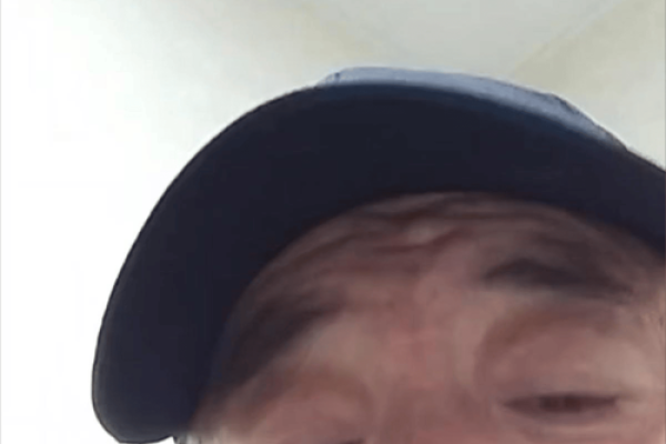 双手无力者的命运：探索他们的内心世界与生活挑战