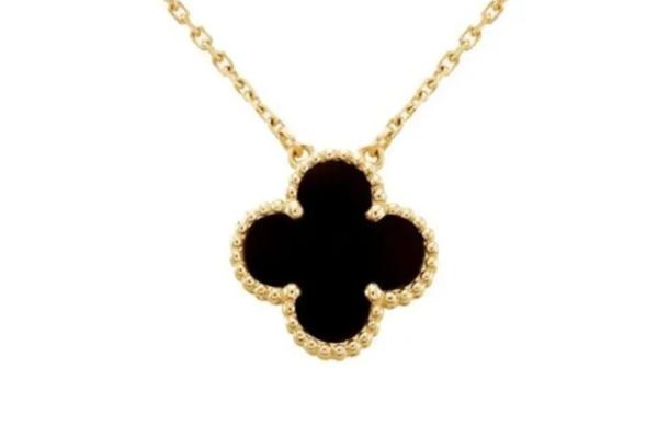 大林木命者适合佩戴的项链与其五行之美