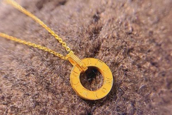 大林木命者适合佩戴的项链与其五行之美