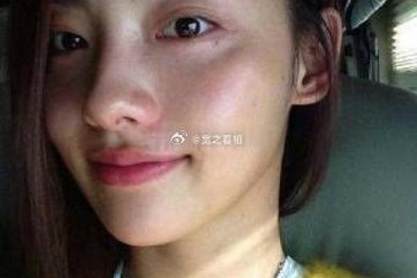 有泪痣的人命运解析：一颗泪痣与情感的纠葛