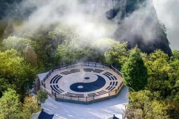 童子命进入庙宇的神秘体验与心灵探索 童子命进入庙宇的神秘体验与心灵探索