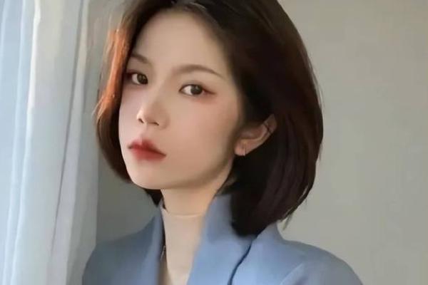 牙齿内扣的女人：命运与美丽的悖论