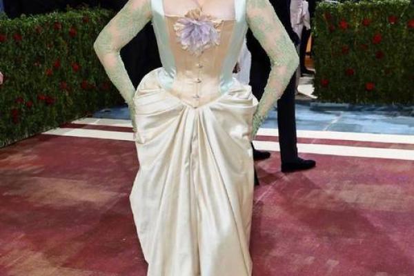 1948年出生的人：紫微星下的命途与人生智慧