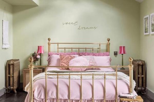 路旁土命的禁忌颜色与生克关系解析