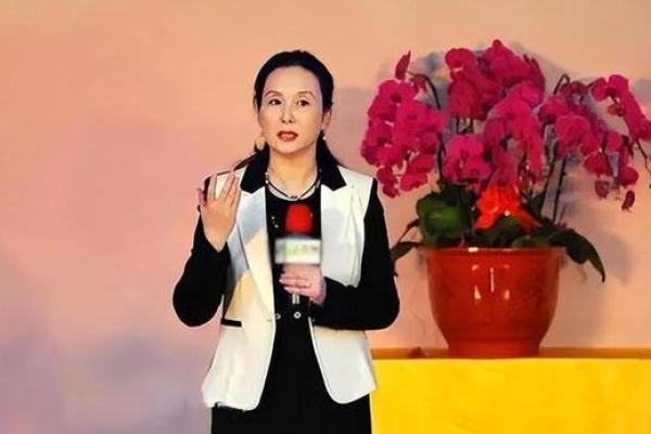 婚姻来得晚，命运犹如花开迟，别样芬芳与深刻思考