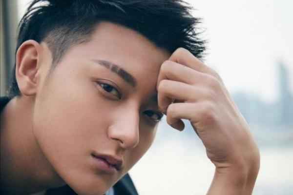 眼睛上翘的男人:命运与性格的神秘联系 眼睛上翘的男人:命运与性格的神秘联系