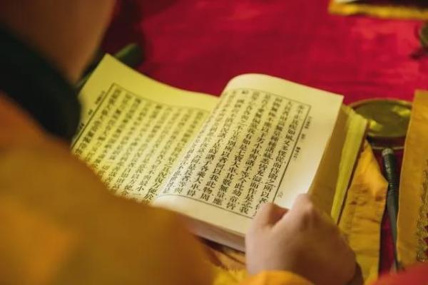 抬棺材的人命运与生活的哲理探讨 抬棺材的人命运与生活的哲理探讨