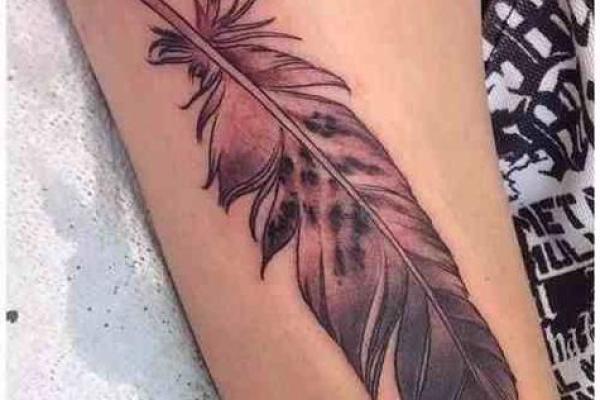 山头火命的纹身选择：绽放独特个性与力量的途径