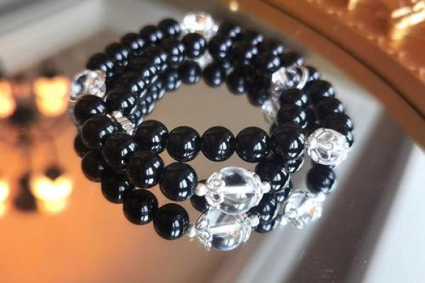 火命人士最忌佩戴的首饰与饰品解析