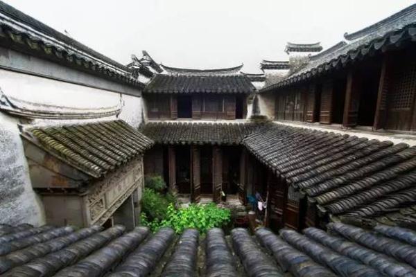 算卦当官命：解读古老智慧与现代人生的奥秘