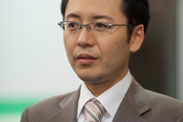 皮肤黑的男人的命运：勇气与智慧的结合之路