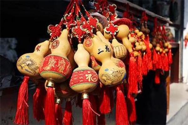 1982年命卦解析：探寻人生道路的智慧与启示