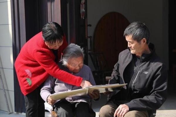 相依为命：生命中不可或缺的情感纽带与深刻意义