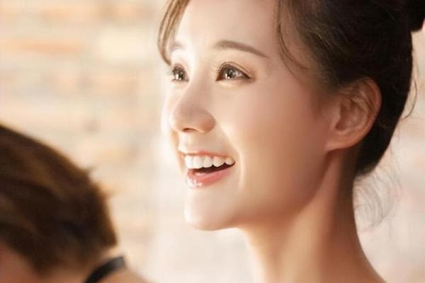 解密19710812：揭开命运之谜的星辰与生命之旅