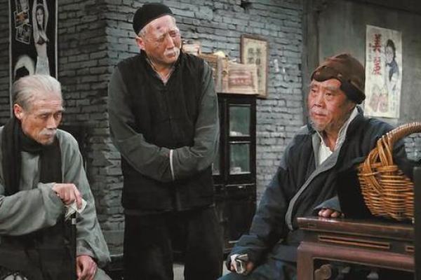 探寻“小姐身子,丫鬟命”的深意:一个社会的缩影 探寻“小姐身子,丫鬟命”的深意:一个社会的缩影